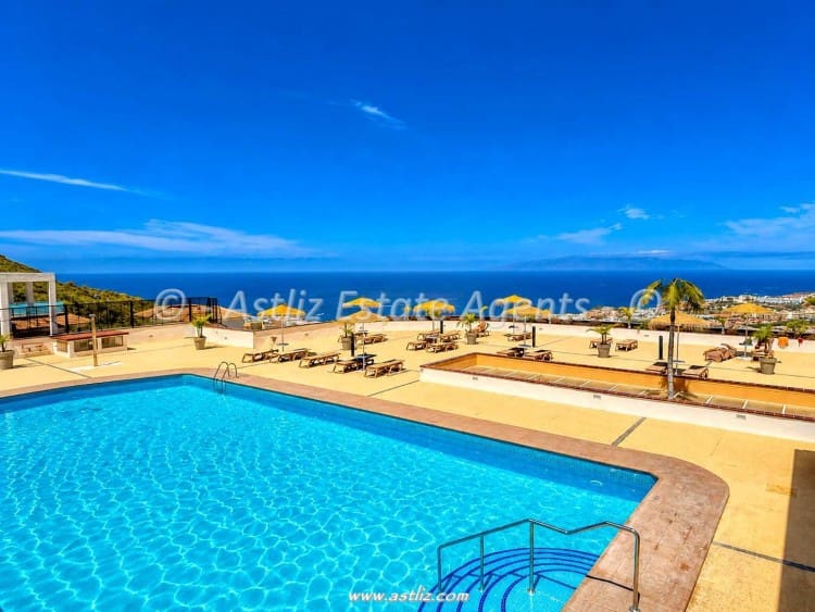 2 bedroom Apartment for sale in Torviscas with pool garage - € 395,000 (Ref: 9936810)