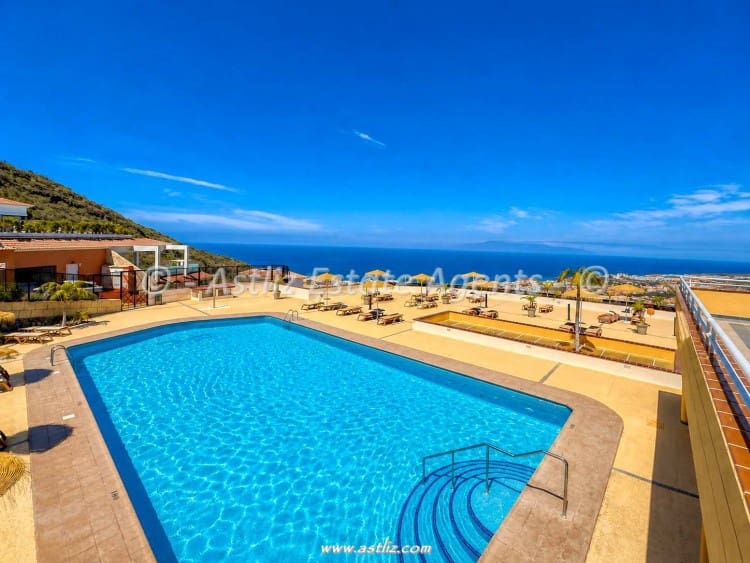 2 bedroom Apartment for sale in Torviscas with pool garage - € 395,000 (Ref: 9936810)