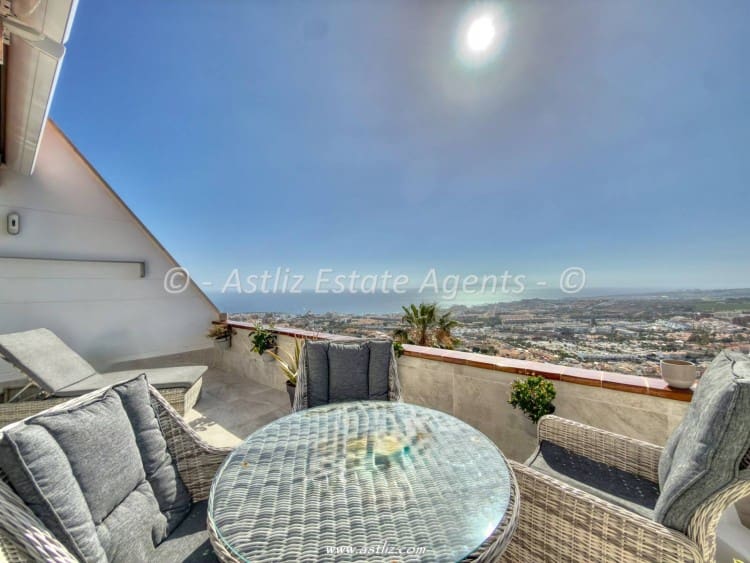 2 bedroom Apartment for sale in Torviscas with pool garage - € 395,000 (Ref: 9936810)