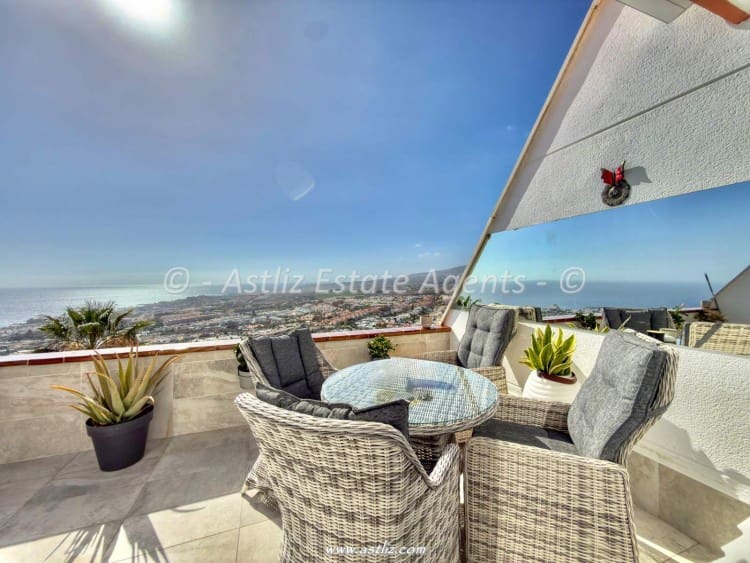 2 bedroom Apartment for sale in Torviscas with pool garage - € 395,000 (Ref: 9936810)