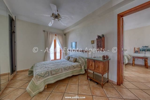 3 soveværelse Lejlighed til salg i Los Gigantes, Santiago del Teide - € 495.000 (Ref: 9993557)