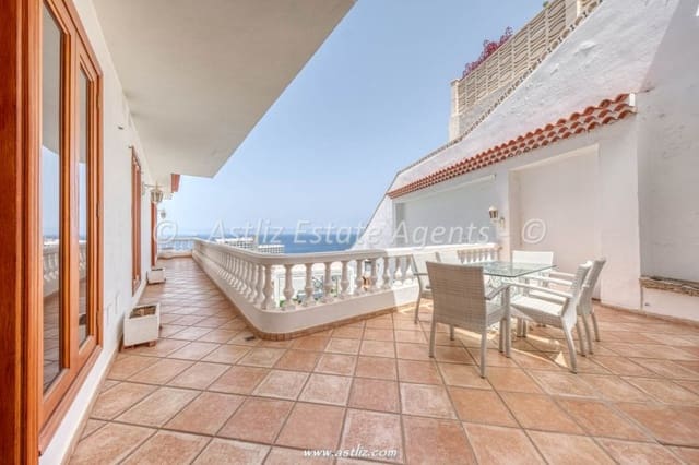 3 soveværelse Lejlighed til salg i Los Gigantes, Santiago del Teide - € 495.000 (Ref: 9993557)