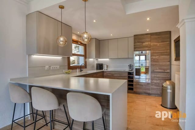 5 chambre Villa/Maison à vendre à Calonge i Sant Antoni avec piscine garage - 1 290 000 € (Ref: 10004163)