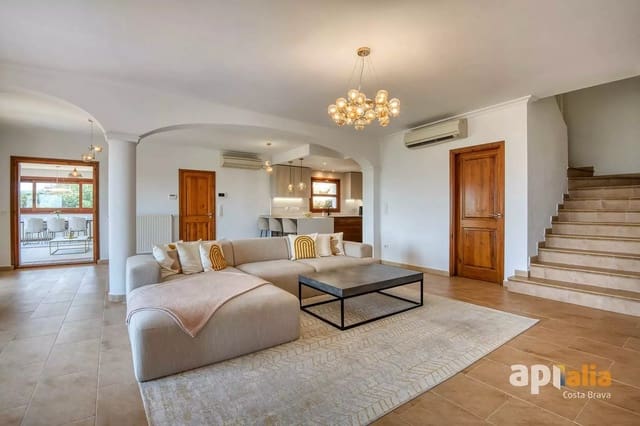 5 chambre Villa/Maison à vendre à Calonge i Sant Antoni avec piscine garage - 1 290 000 € (Ref: 10004163)