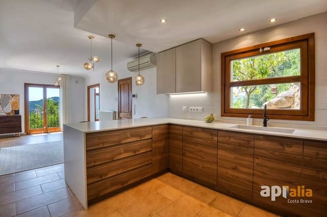 5 chambre Villa/Maison à vendre à Calonge i Sant Antoni avec piscine garage - 1 290 000 € (Ref: 10004163)