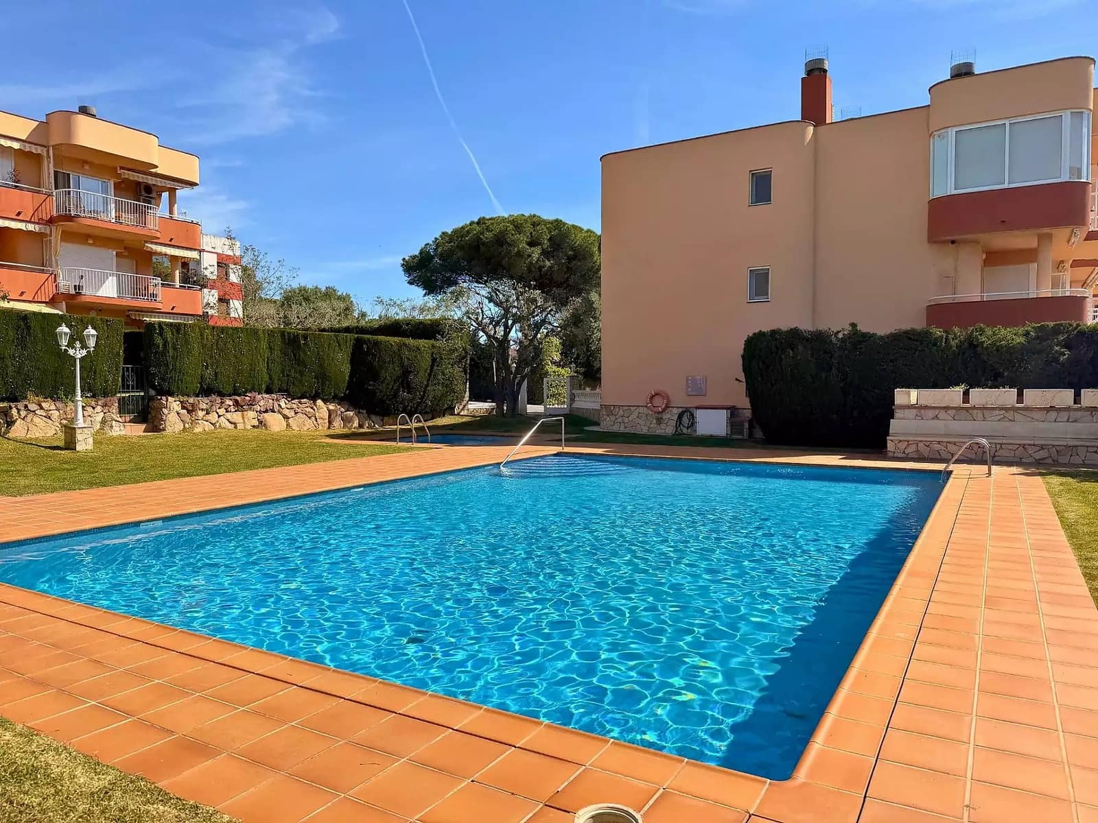 2 soveværelse Lejlighed til salg i S'Agaro med swimmingpool garage - € 425.000 (Ref: 10004164)