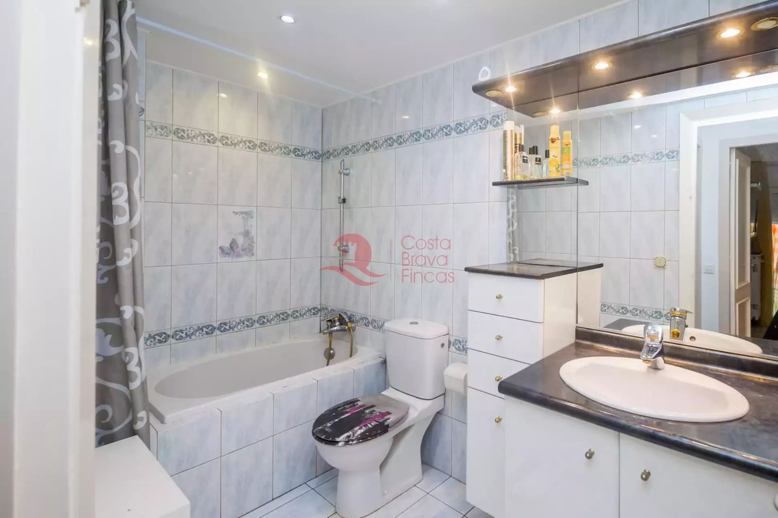 2 bedroom Apartment for sale in Platja d'Aro - € 660,000 (Ref: 10038383)