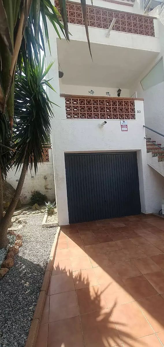 2 chambre Villa/Maison à vendre à Roses avec piscine garage - 209 000 € (Ref: 10086037)