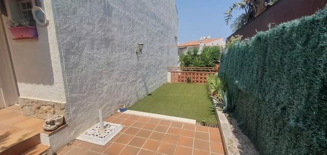 2 chambre Villa/Maison à vendre à Roses avec piscine garage - 209 000 € (Ref: 10086037)