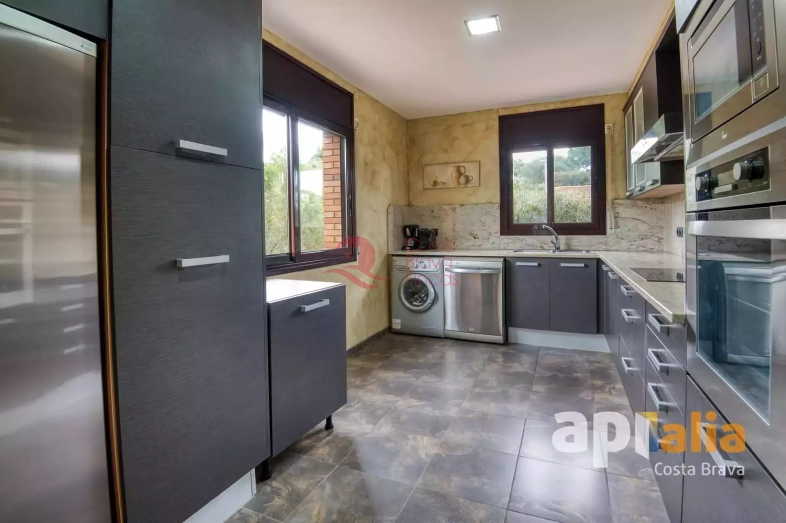 6 soverom Villa til salgs i Calonge i Sant Antoni med svømmebasseng garasje - € 650 000 (Ref: 10142414)