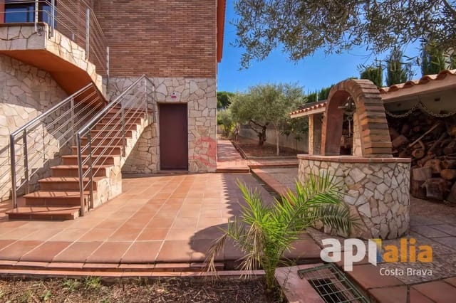 6 soverom Villa til salgs i Calonge i Sant Antoni med svømmebasseng garasje - € 650 000 (Ref: 10142414)