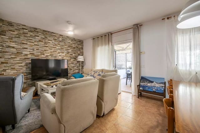 Adosado de 4 habitaciones en Montagut i Oix en venta con piscina garaje - 470.000 € (Ref: 10148796)