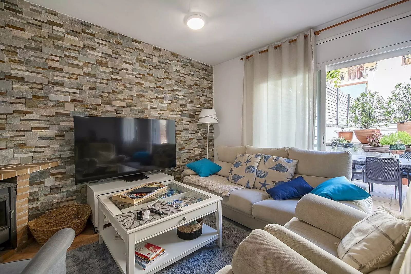 4 soverom Rekkehus til salgs i Montagut i Oix med svømmebasseng garasje - € 470 000 (Ref: 10148796)