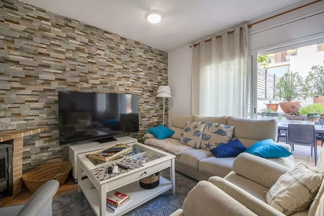 Adosado de 4 habitaciones en Montagut i Oix en venta con piscina garaje - 470.000 € (Ref: 10148796)