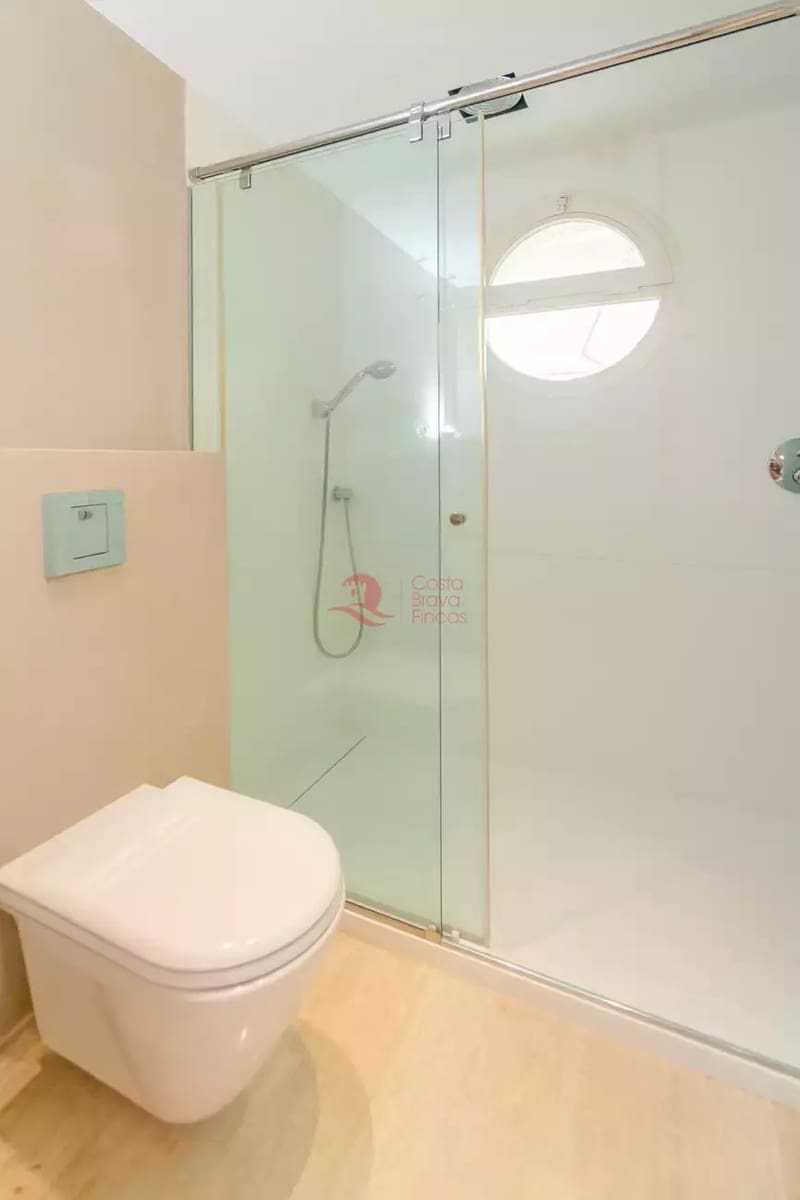 2 sypialnia Apartament na sprzedaż w Platja d'Aro z basenem garażem - 1 100 000 € (Ref: 10157685)