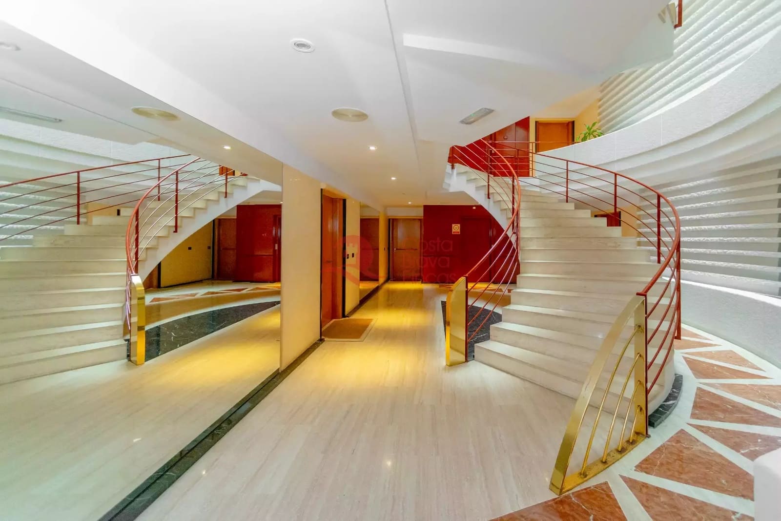 2 sypialnia Apartament na sprzedaż w Platja d'Aro z basenem garażem - 1 100 000 € (Ref: 10157685)