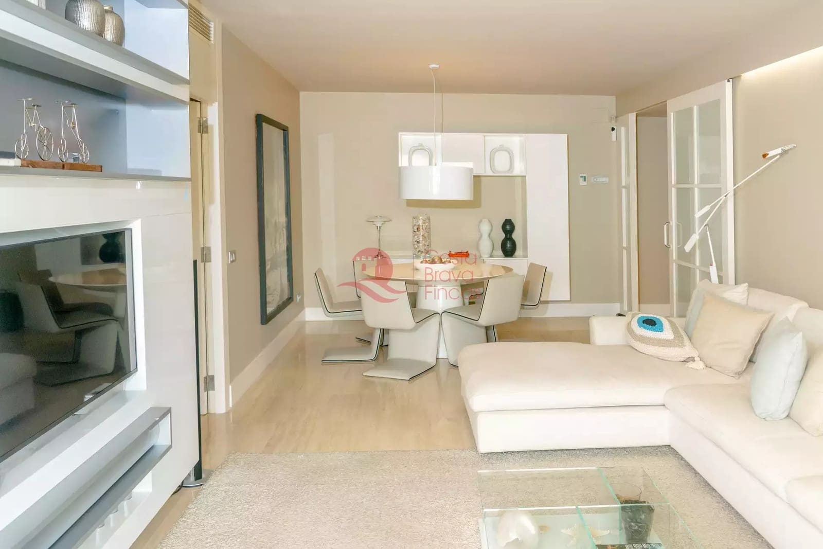 2 sypialnia Apartament na sprzedaż w Platja d'Aro z basenem garażem - 1 100 000 € (Ref: 10157685)