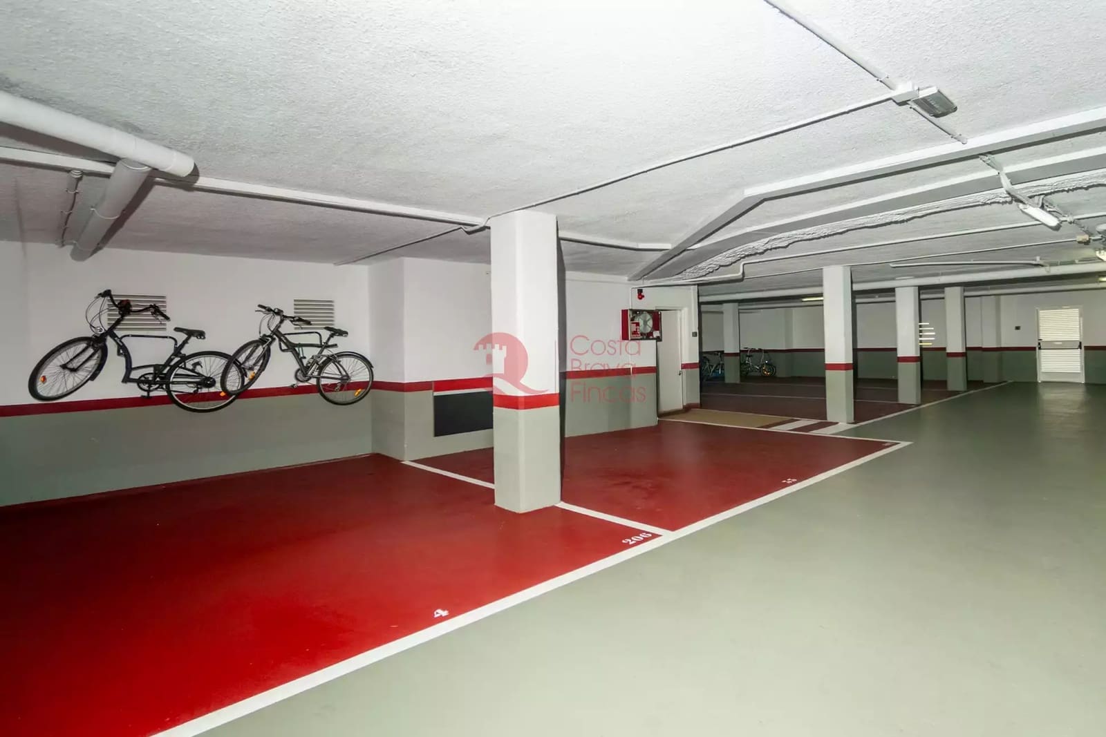 2 sypialnia Apartament na sprzedaż w Platja d'Aro z basenem garażem - 1 100 000 € (Ref: 10157685)