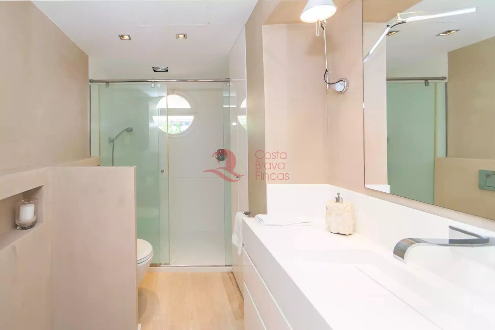 2 sypialnia Apartament na sprzedaż w Platja d'Aro z basenem garażem - 1 100 000 € (Ref: 10157685)