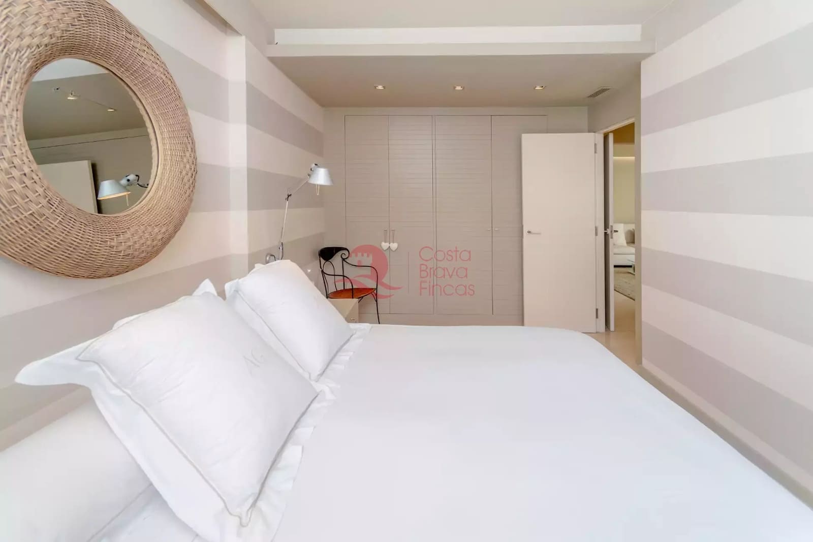 2 sypialnia Apartament na sprzedaż w Platja d'Aro z basenem garażem - 1 100 000 € (Ref: 10157685)
