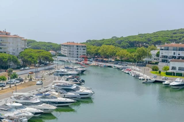 2 sypialnia Apartament na sprzedaż w Platja d'Aro, Castell-Platja d'Aro z basenem garażem - 1 100 000 € (Ref: 10157685)