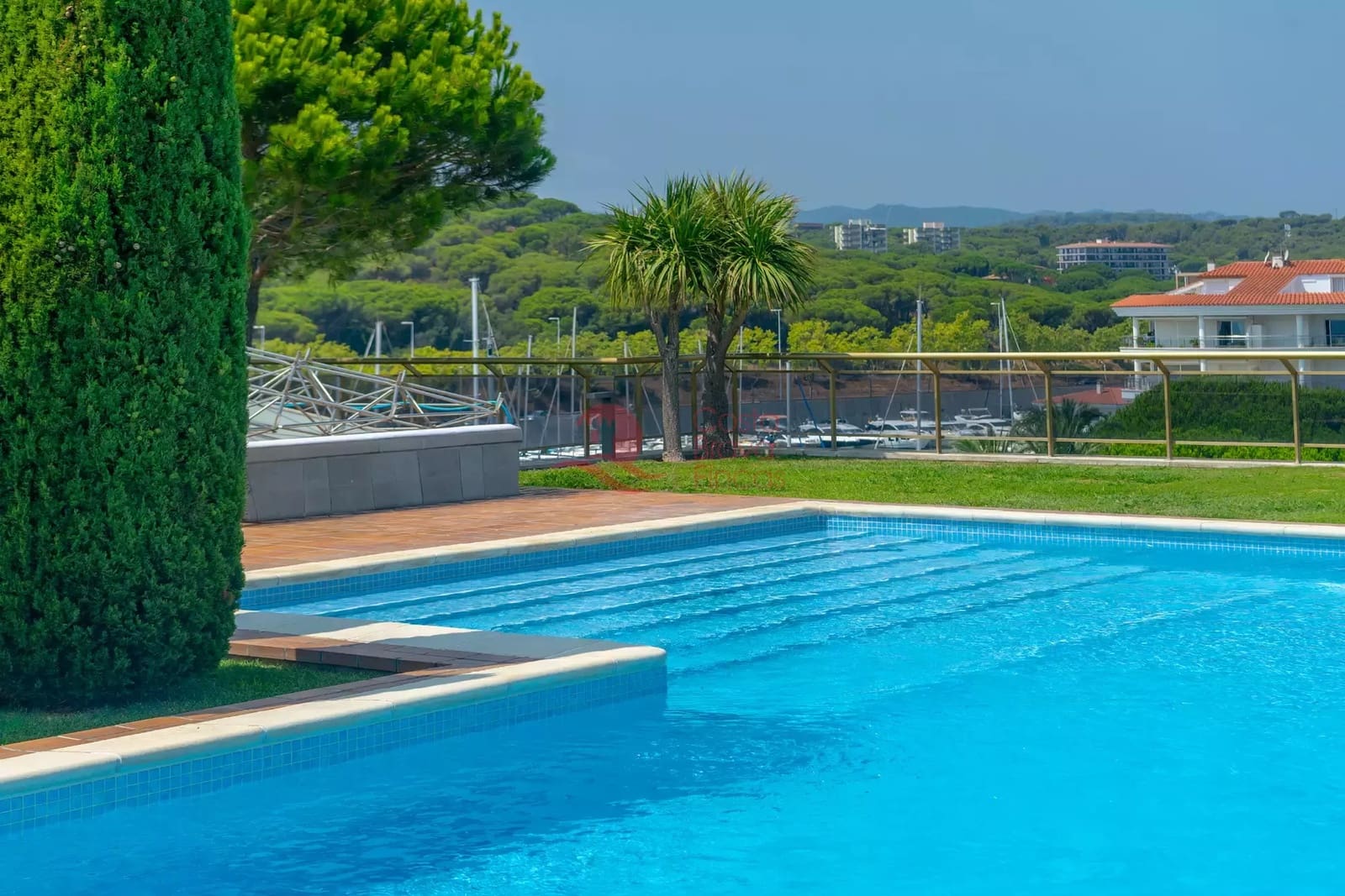 2 sypialnia Apartament na sprzedaż w Platja d'Aro z basenem garażem - 1 100 000 € (Ref: 10157685)
