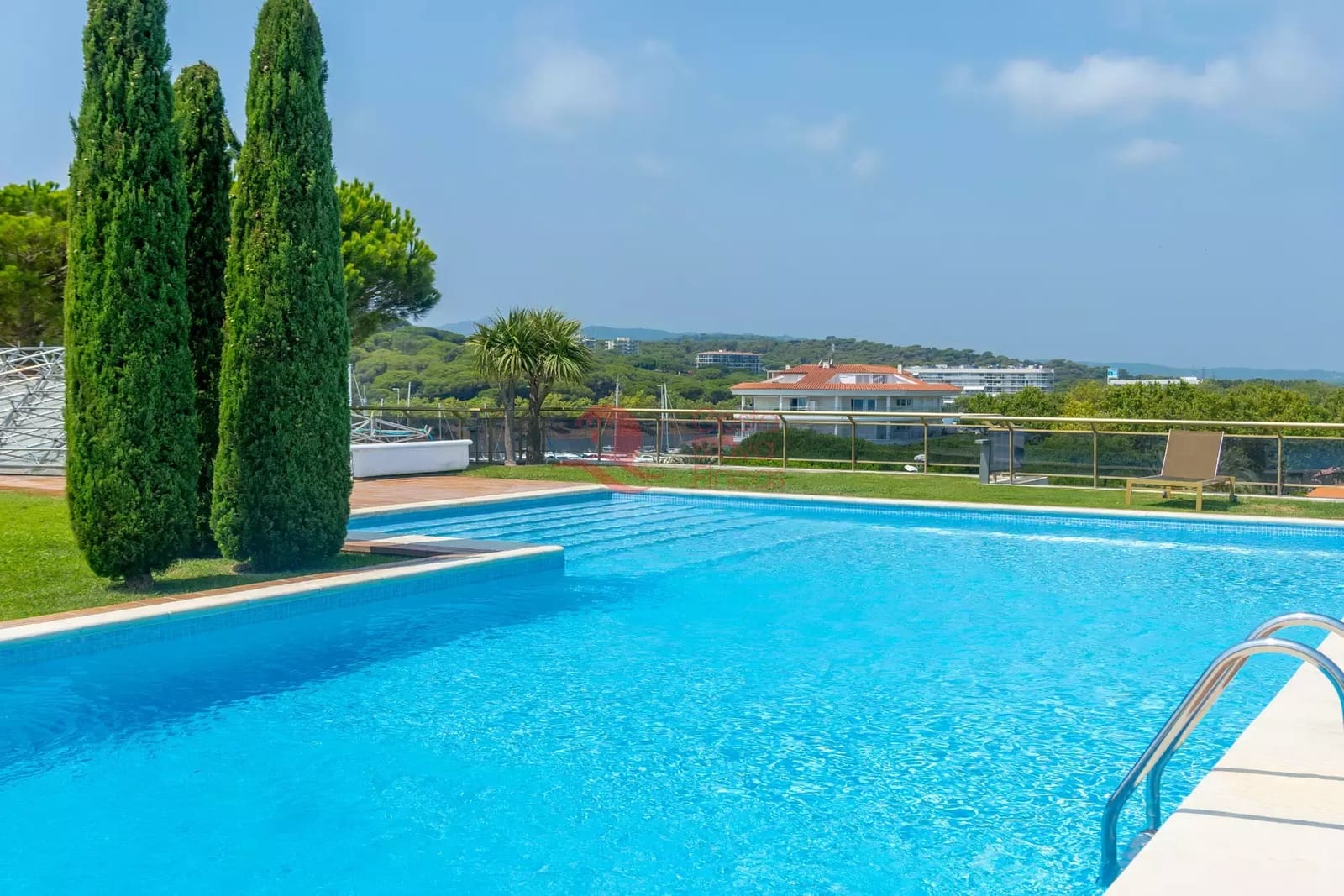 2 sypialnia Apartament na sprzedaż w Platja d'Aro z basenem garażem - 1 100 000 € (Ref: 10157685)