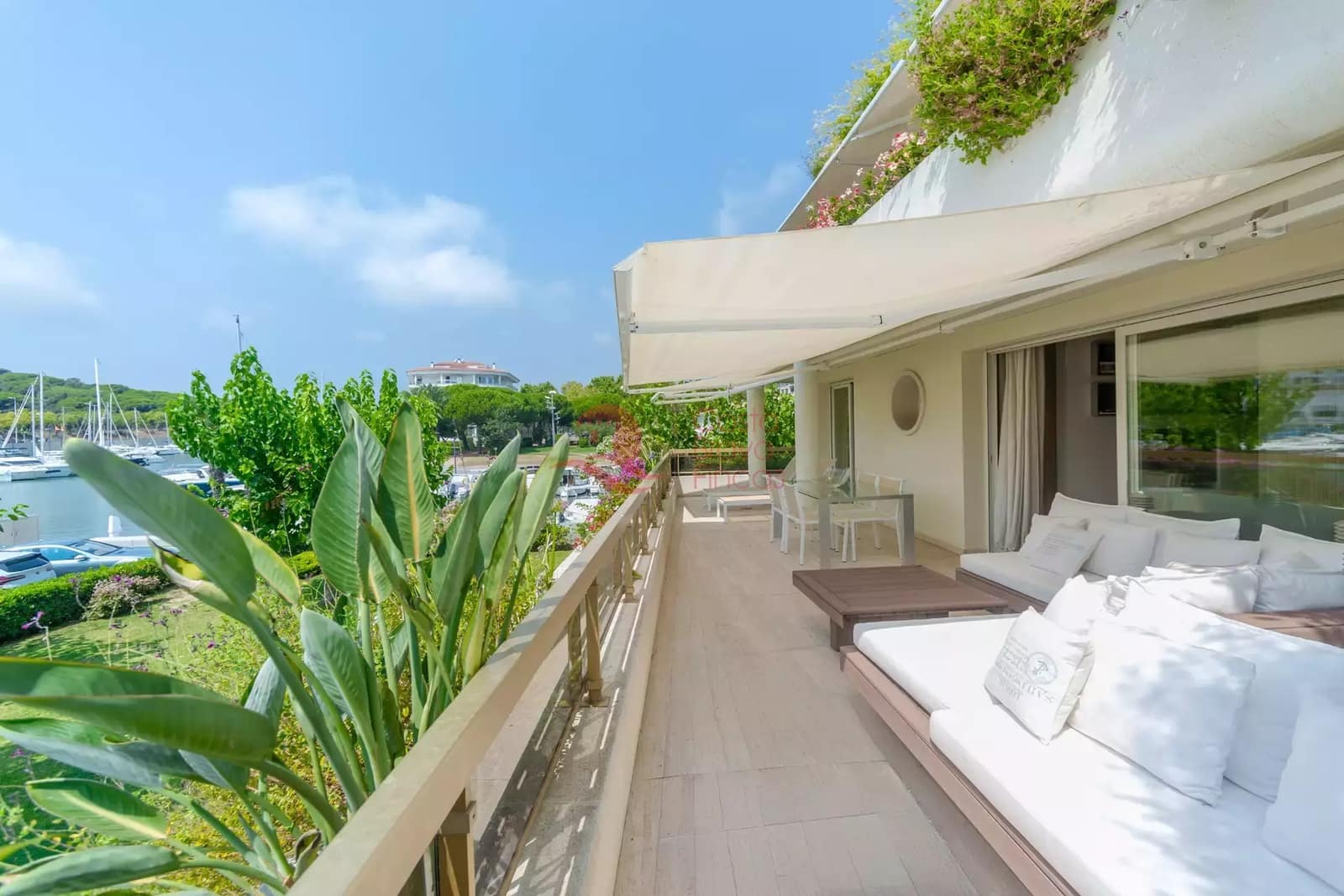 2 sypialnia Apartament na sprzedaż w Platja d'Aro z basenem garażem - 1 100 000 € (Ref: 10157685)
