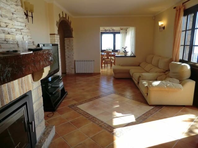 6 bedroom Villa for sale in Platja d'Aro, Castell-Platja d'Aro with pool garage - € 2,300,000 (Ref: 3574577)