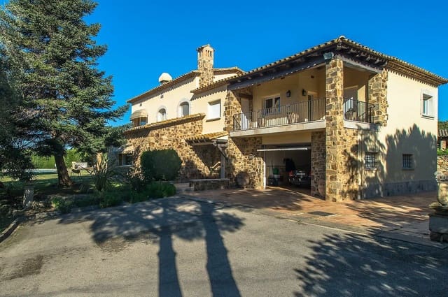Chalet de 5 habitaciones en Santa Cristina d'Aro en venta con garaje - 1.910.000 € (Ref: 6807306)