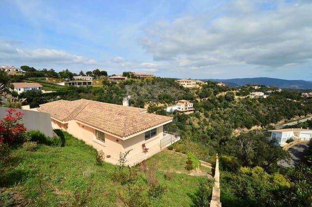 3 sypialnia Willa na sprzedaż w Platja d'Aro, Castell-Platja d'Aro z basenem garażem - 978 000 € (Ref: 6807353)