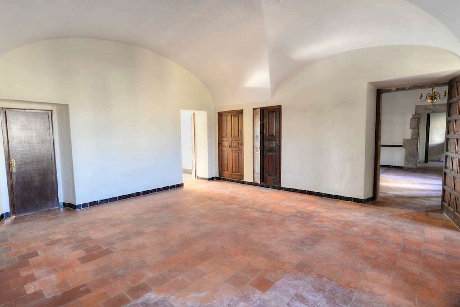 12 bedroom Hotel for sale in Santa Cristina d'Aro - € 1,575,000 (Ref: 6807357)