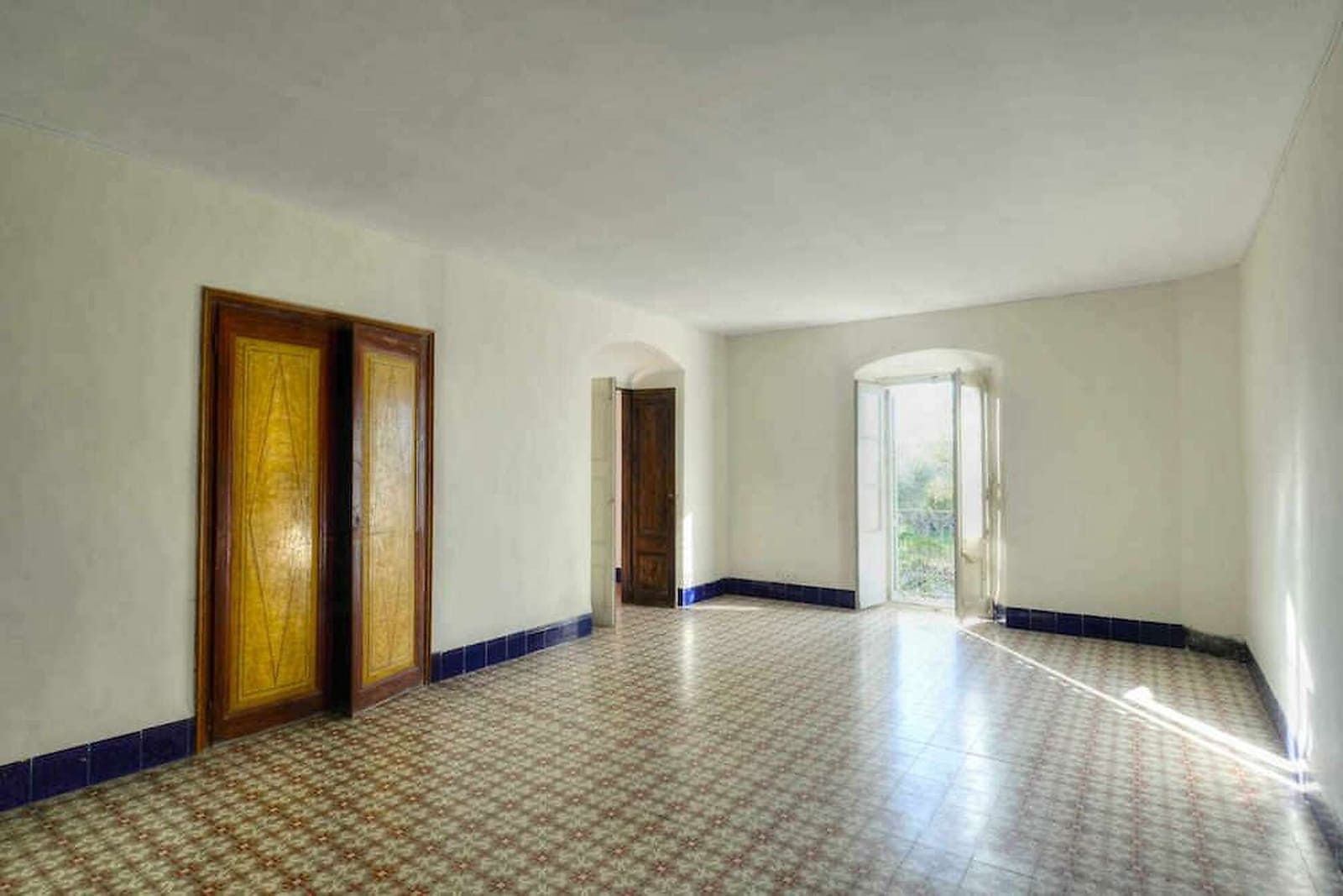 12 bedroom Hotel for sale in Santa Cristina d'Aro - € 1,575,000 (Ref: 6807357)