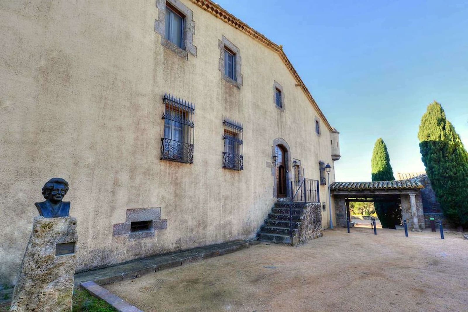 12 bedroom Hotel for sale in Santa Cristina d'Aro - € 1,575,000 (Ref: 6807357)