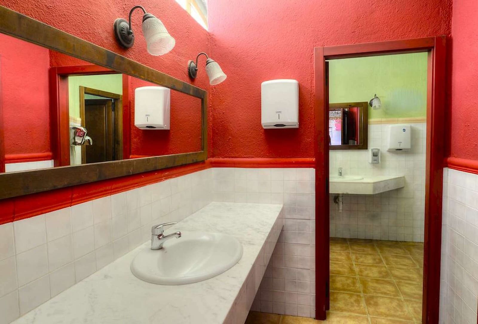 12 bedroom Hotel for sale in Santa Cristina d'Aro - € 1,575,000 (Ref: 6807357)