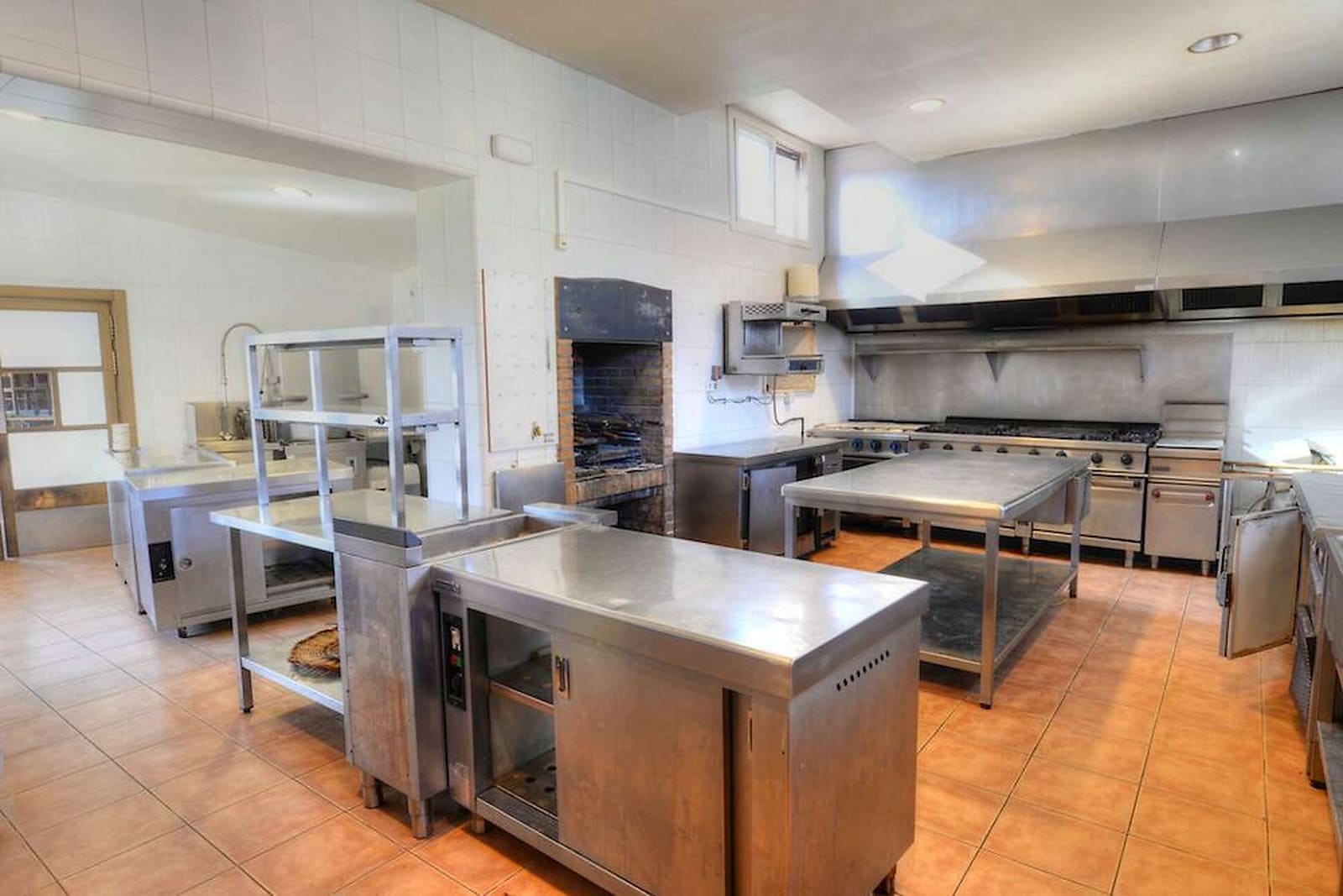 12 bedroom Hotel for sale in Santa Cristina d'Aro - € 1,575,000 (Ref: 6807357)