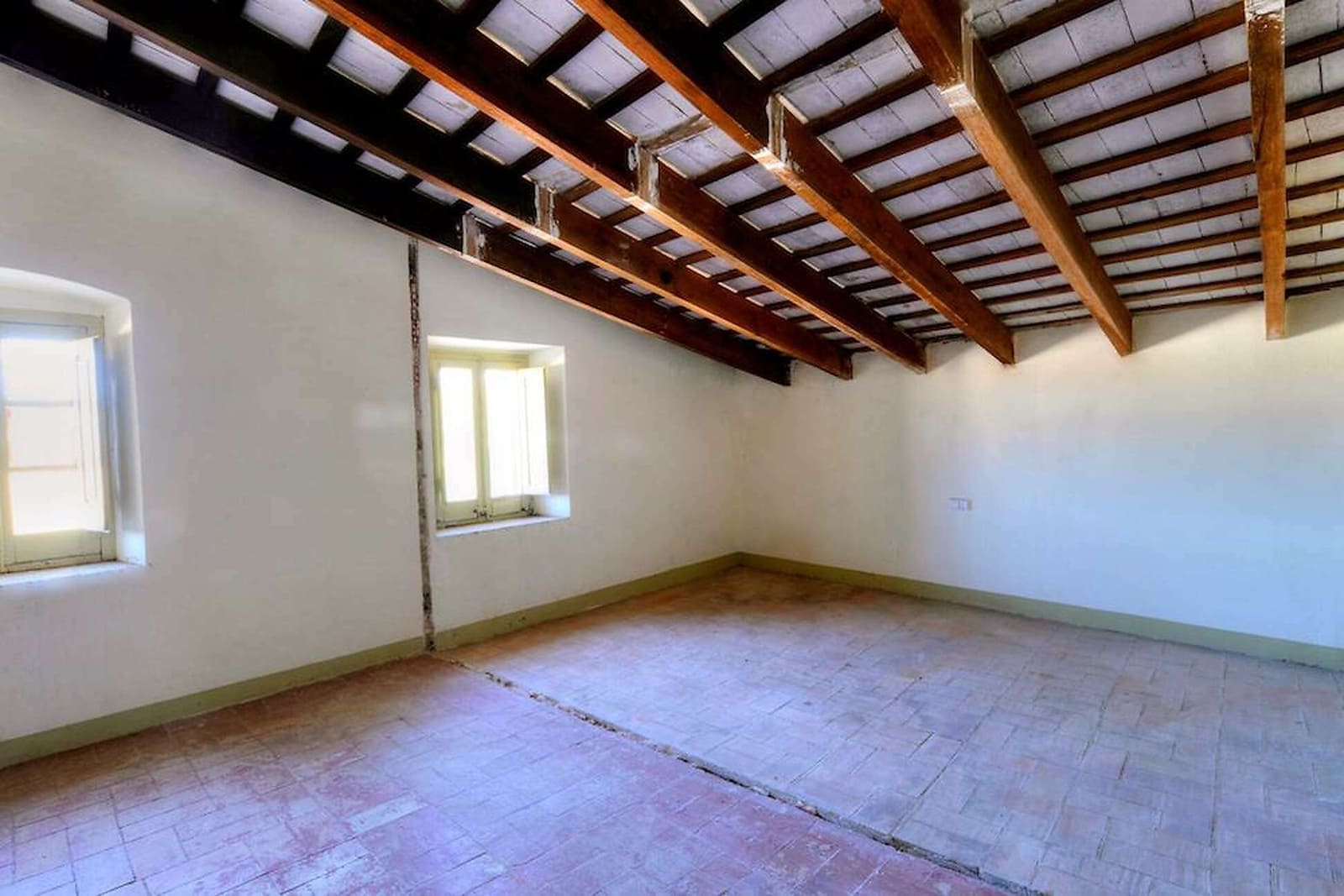 12 bedroom Hotel for sale in Santa Cristina d'Aro - € 1,575,000 (Ref: 6807357)