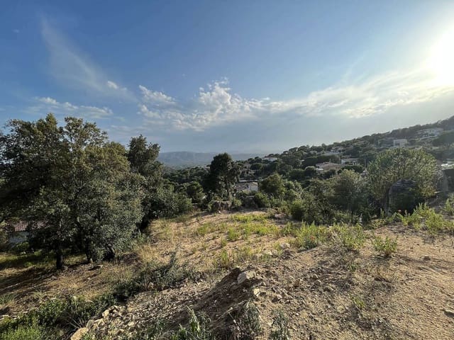 Rakentamaton maa myytävänä paikassa Santa Cristina d'Aro - 80 000 € (Ref: 7717745)