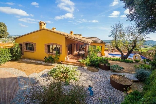 5 bedroom Villa for sale in Mont-ras with garage - € 1,180,000 (Ref: 8102201)