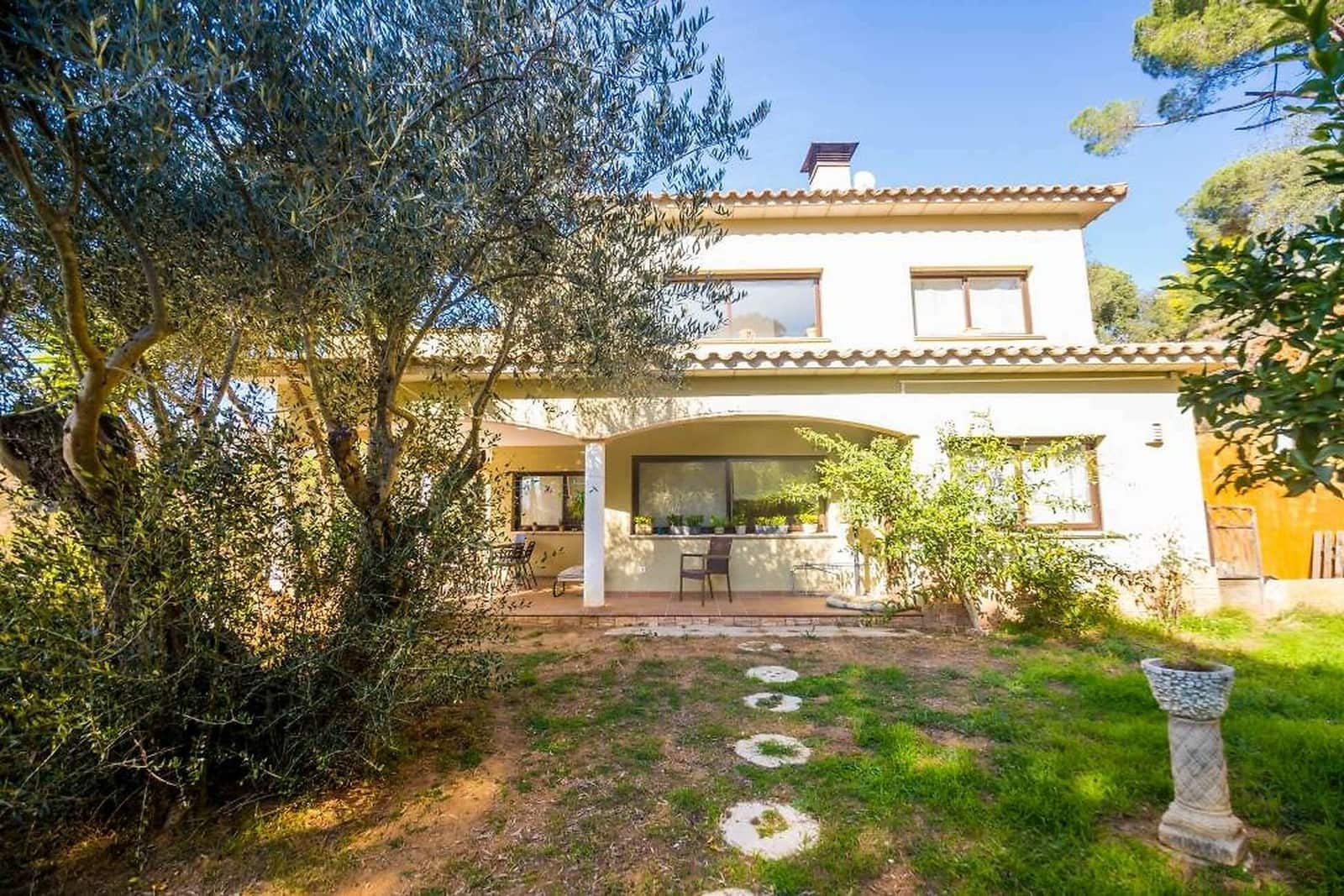 4 bedroom Villa for sale in Calonge i Sant Antoni with garage - € 770,000 (Ref: 8104116)