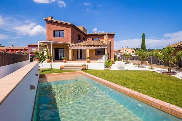 4 bedroom Villa for sale in Vall-llobrega with garage - € 1,095,000 (Ref: 8392562)