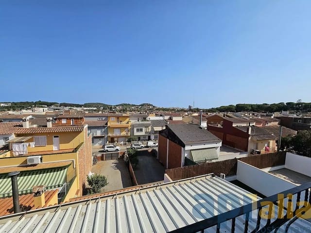 5 soveværelse Byhus til salg i Sant Joan de Palamós, Palamós med garage - € 335.000 (Ref: 8523126)