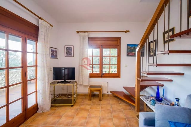 Chalet de 5 habitaciones en Santa Cristina d'Aro en venta con piscina garaje - 370.000 € (Ref: 8857167)