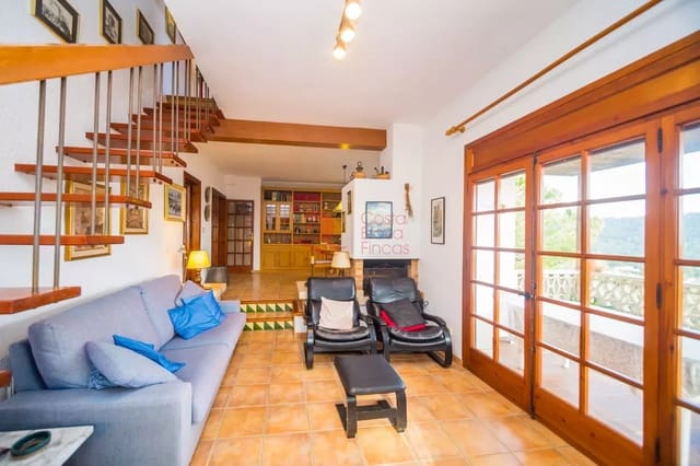 Chalet de 5 habitaciones en Santa Cristina d'Aro en venta con piscina garaje - 370.000 € (Ref: 8857167)