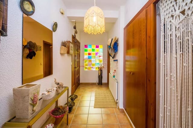 Chalet de 5 habitaciones en Santa Cristina d'Aro en venta con piscina garaje - 370.000 € (Ref: 8857167)