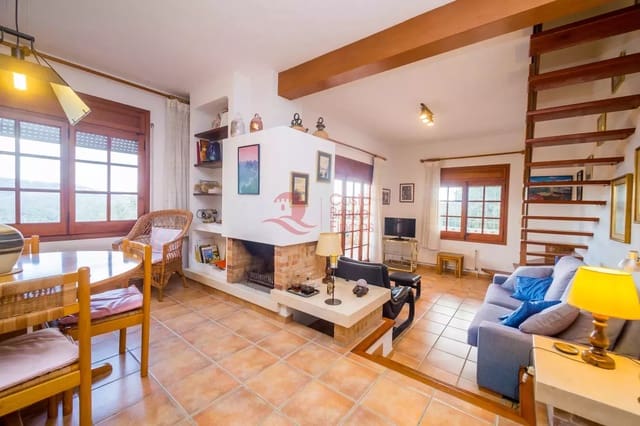 Chalet de 5 habitaciones en Santa Cristina d'Aro en venta con piscina garaje - 370.000 € (Ref: 8857167)