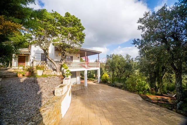 5 soveværelse Villa til salg i Santa Cristina d'Aro med swimmingpool garage - € 370.000 (Ref: 8857167)