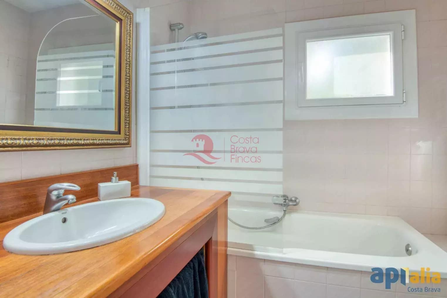 6 soveværelse Villa til salg i Sant Feliu de Guixols med swimmingpool garage - € 550.000 (Ref: 8948747)