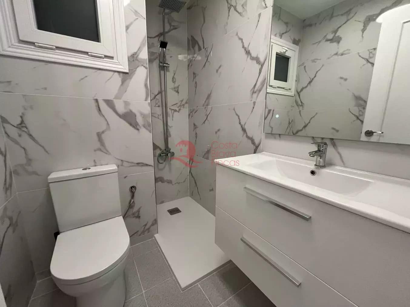 2 chambre Appartement à vendre à Platja d'Aro avec garage - 258 000 € (Ref: 8970257)