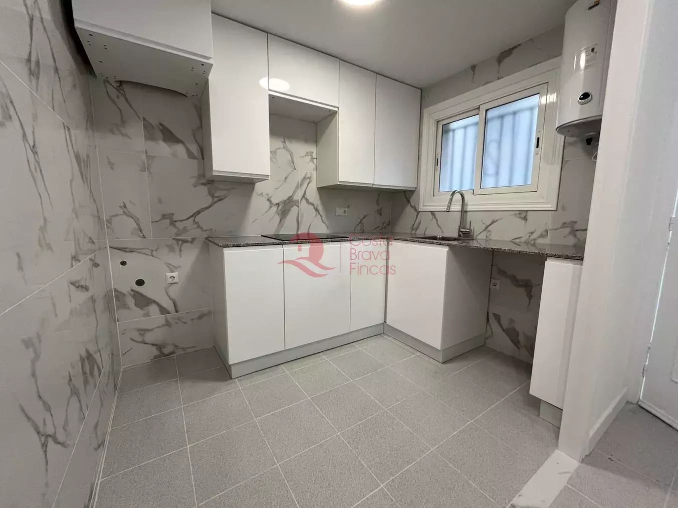 2 chambre Appartement à vendre à Platja d'Aro avec garage - 258 000 € (Ref: 8970257)